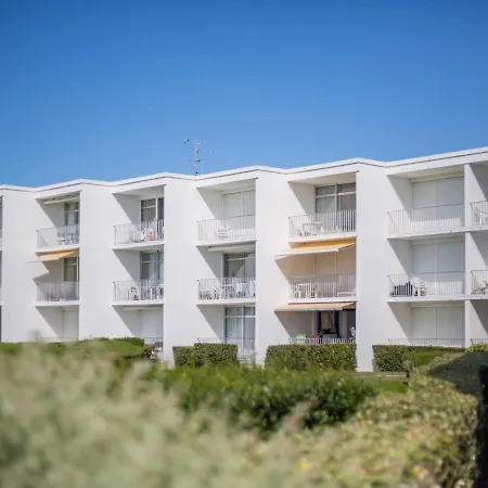 Apartment Les Trois Iles-6 By Interhome *