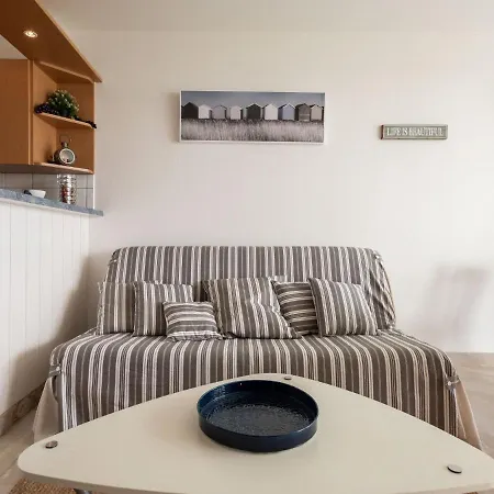 Les Trois Iles-6 By Interhome Apartment *